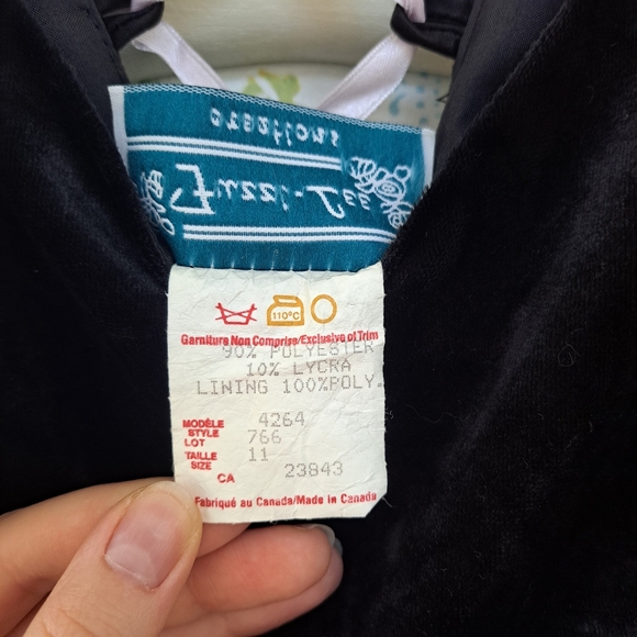 Velvet Dress - Picture 4 of 4